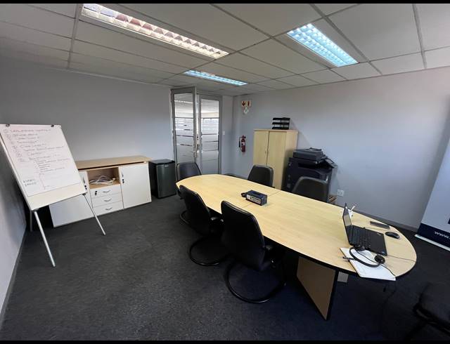 222M² OFFICE TO LET IN PINELANDS